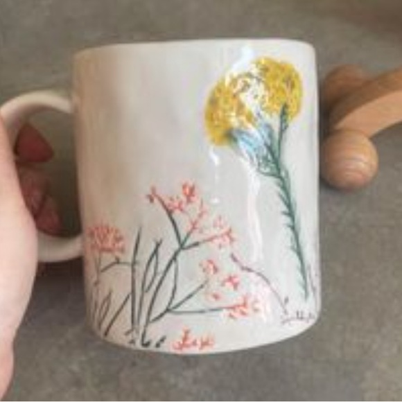 Anthropology T monogram initial wildflower pottery mug - Picture 2 of 5